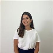 Estudiante imparte clases de matemáticas para distintos niveles